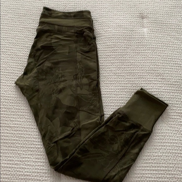 Athleta Pants - Athleta jogger leggings